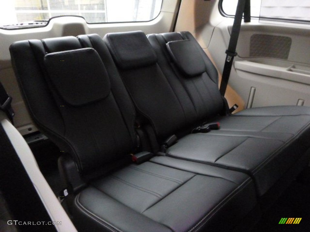 2014 Town & Country Touring-L - Brilliant Black Crystal Pearl / Black/Light Graystone photo #14