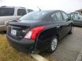 Super Black - Versa 1.6 SV Sedan Photo No. 4