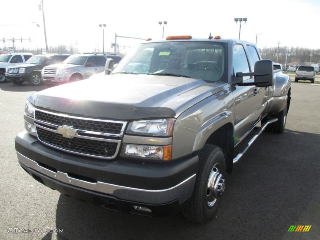 2007 Silverado 3500HD Classic LT Crew Cab 4x4 Dually - Graystone Metallic / Dark Charcoal photo #3