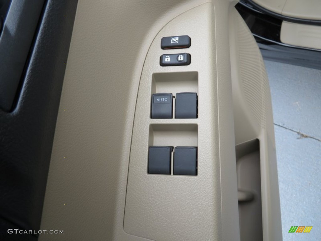 2013 Highlander  - Black / Sand Beige photo #25