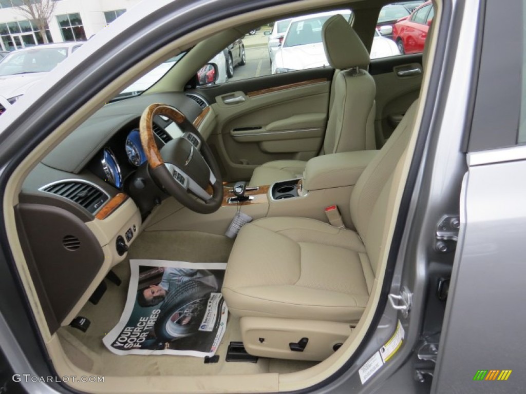 2014 Chrysler 300 C Front Seat Photos