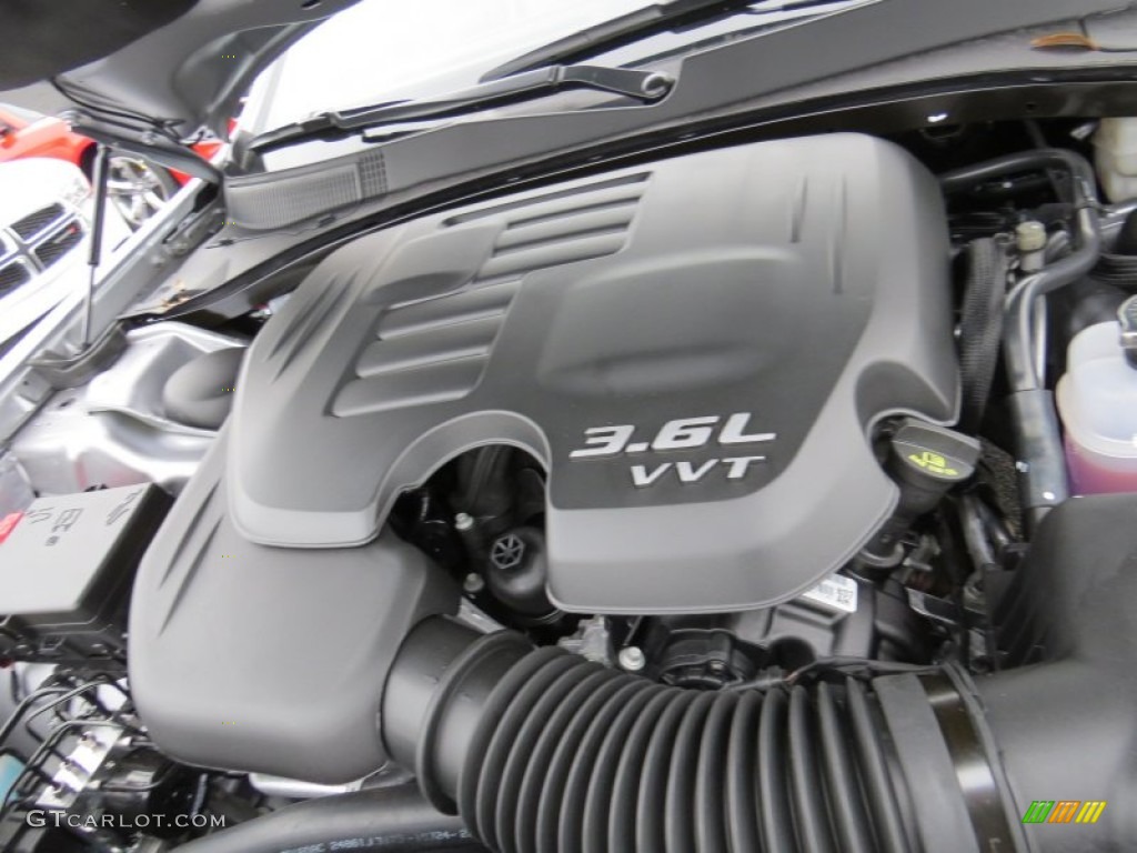 2014 Chrysler 300 C Engine Photos