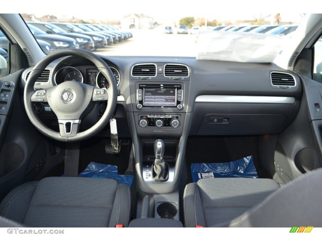 2014 Volkswagen Golf TDI 4 Door Dashboard Photos