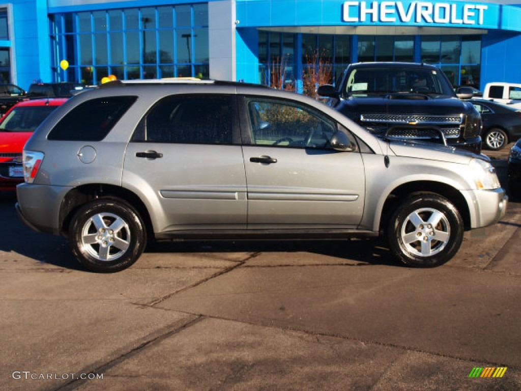 Dark Silver Metallic Chevrolet Equinox