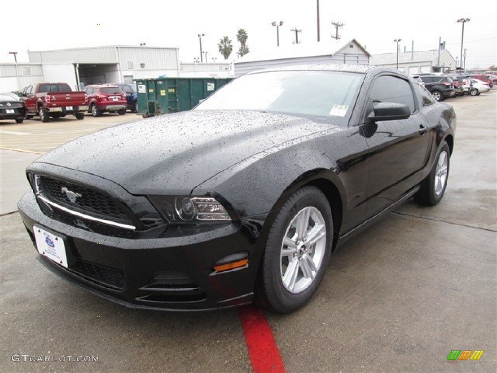 Black Ford Mustang