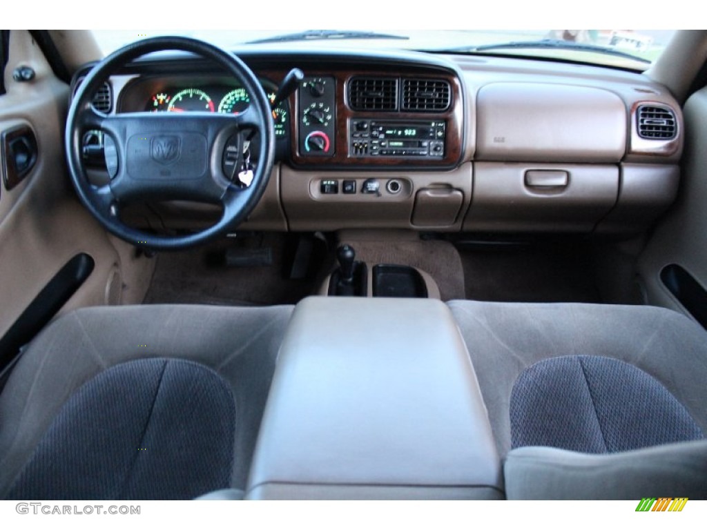1999 Durango SLT 4x4 - Chili Pepper Red Pearlcoat / Camel/Tan photo #29