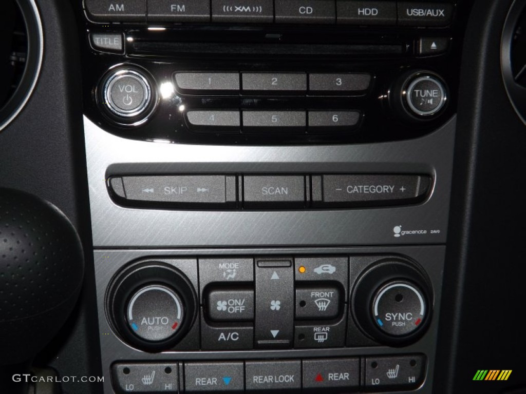 2014 Honda Pilot EX-L Controls Photos