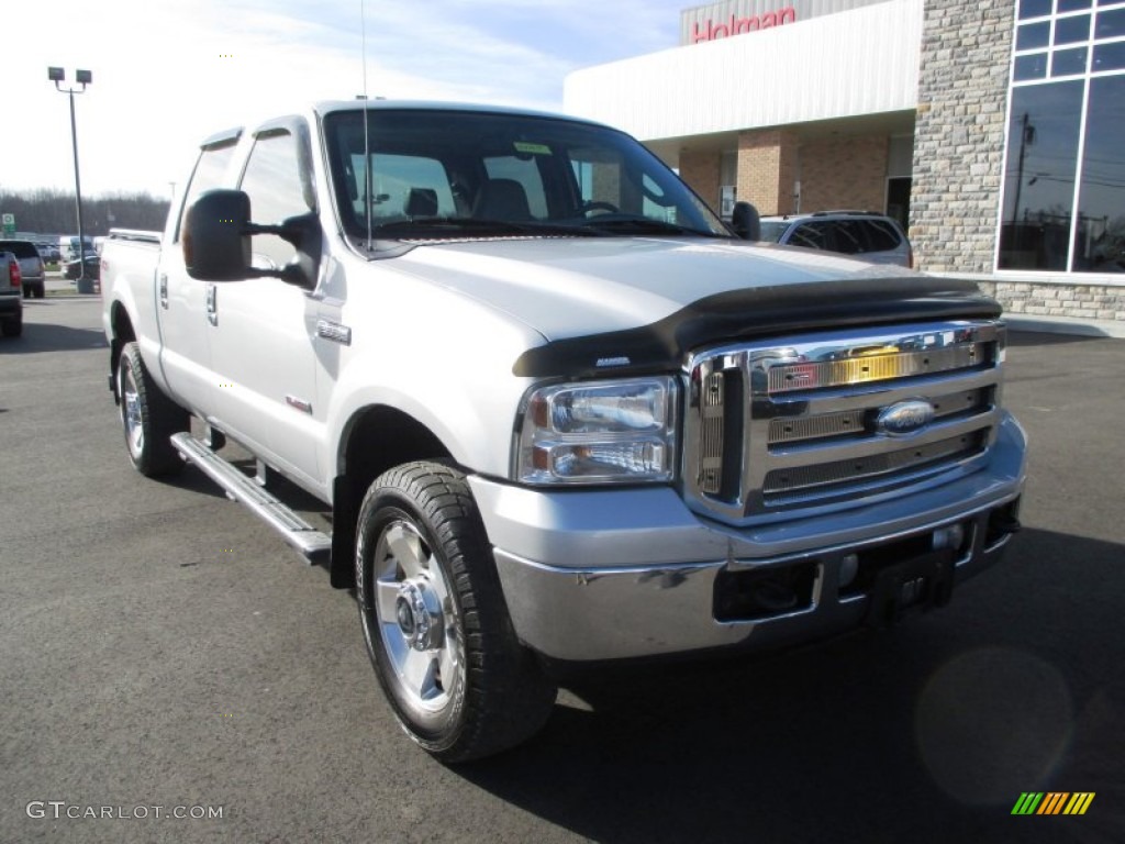 2005 F350 Super Duty Lariat Crew Cab 4x4 - Silver Metallic / Medium Flint photo #2