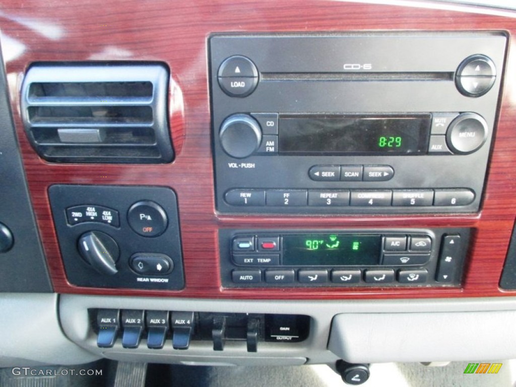 2005 F350 Super Duty Lariat Crew Cab 4x4 - Silver Metallic / Medium Flint photo #11