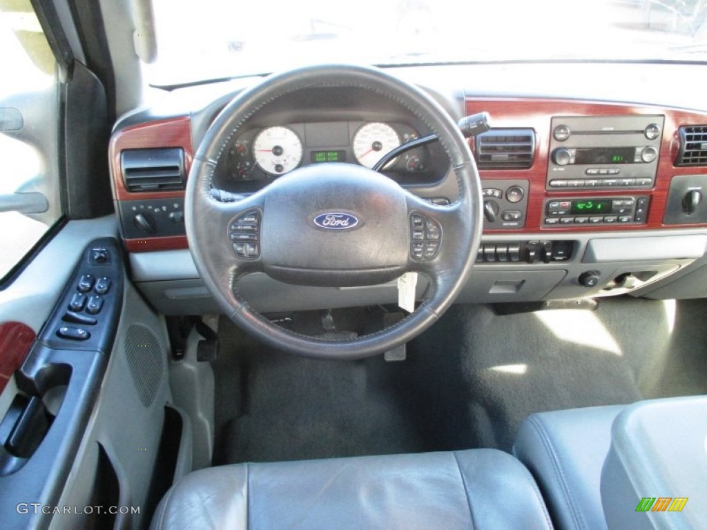 2005 F350 Super Duty Lariat Crew Cab 4x4 - Silver Metallic / Medium Flint photo #24