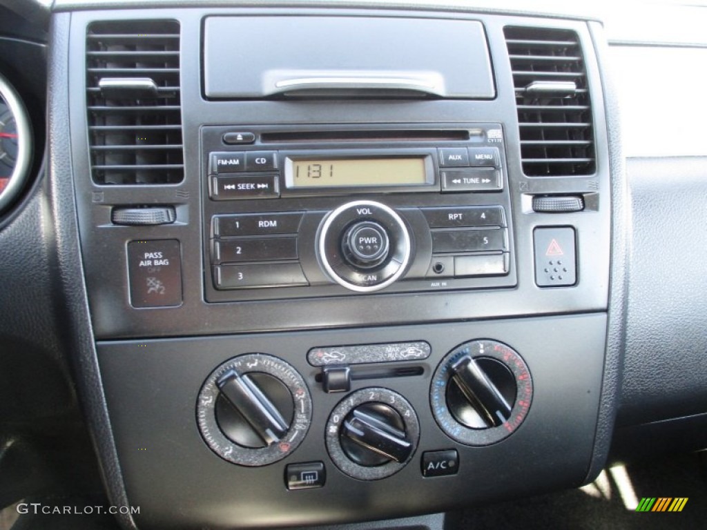 2010 Versa 1.8 S Sedan - Blue Onyx Metallic / Charcoal photo #7