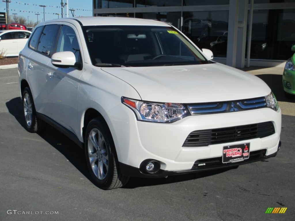 2014 Outlander SE S-AWC - Diamond White Pearl / Black photo #1