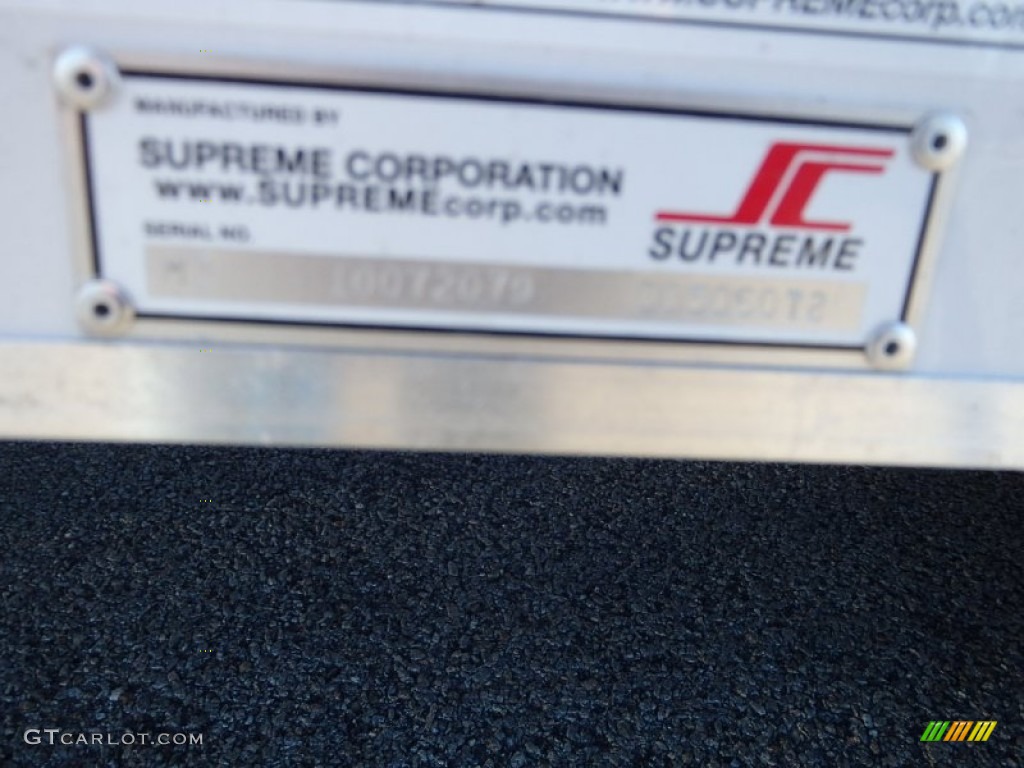 2014 Express Cutaway 3500 Utility Van - Summit White / Medium Pewter photo #25