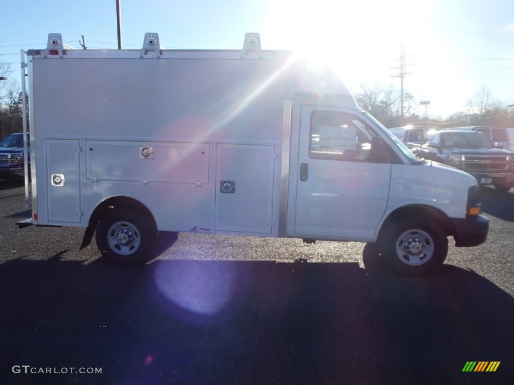 2014 Express Cutaway 3500 Utility Van - Summit White / Medium Pewter photo #4