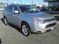 Cool Silver Metallic 2014 Mitsubishi Outlander SE