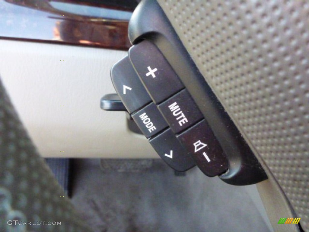 2005 XL7 EX 4WD - White Pearl / Beige photo #16