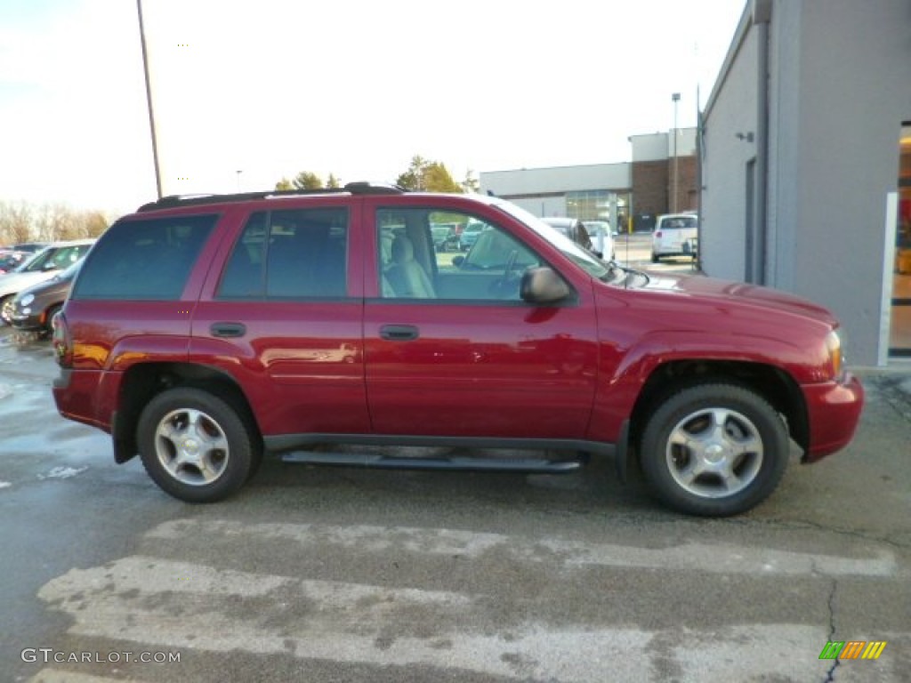 2007 TrailBlazer LS 4x4 - Red Jewel Tint Coat / Light Gray photo #7