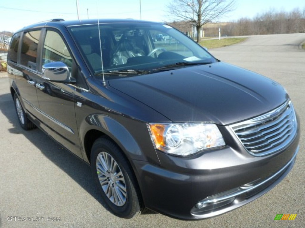 2014 Chrysler Town & Country Touring-L Exterior Photos