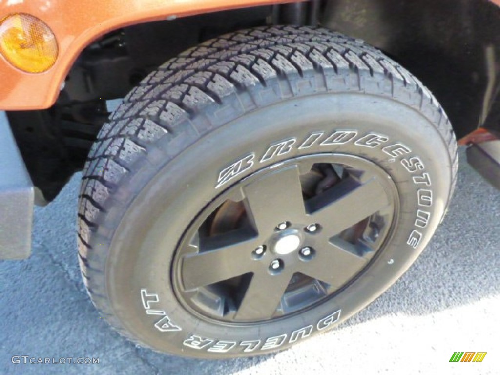 2011 Wrangler Unlimited Sahara 4x4 - Mango Tango Pearl / Black photo #9