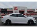 2014 Super White Toyota Camry SE  photo #2