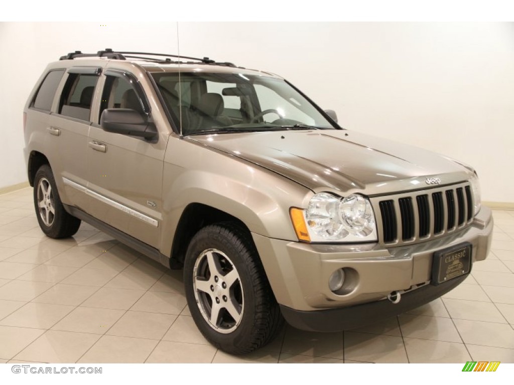 2006 Grand Cherokee Laredo 4x4 - Light Khaki Metallic / Khaki photo #1