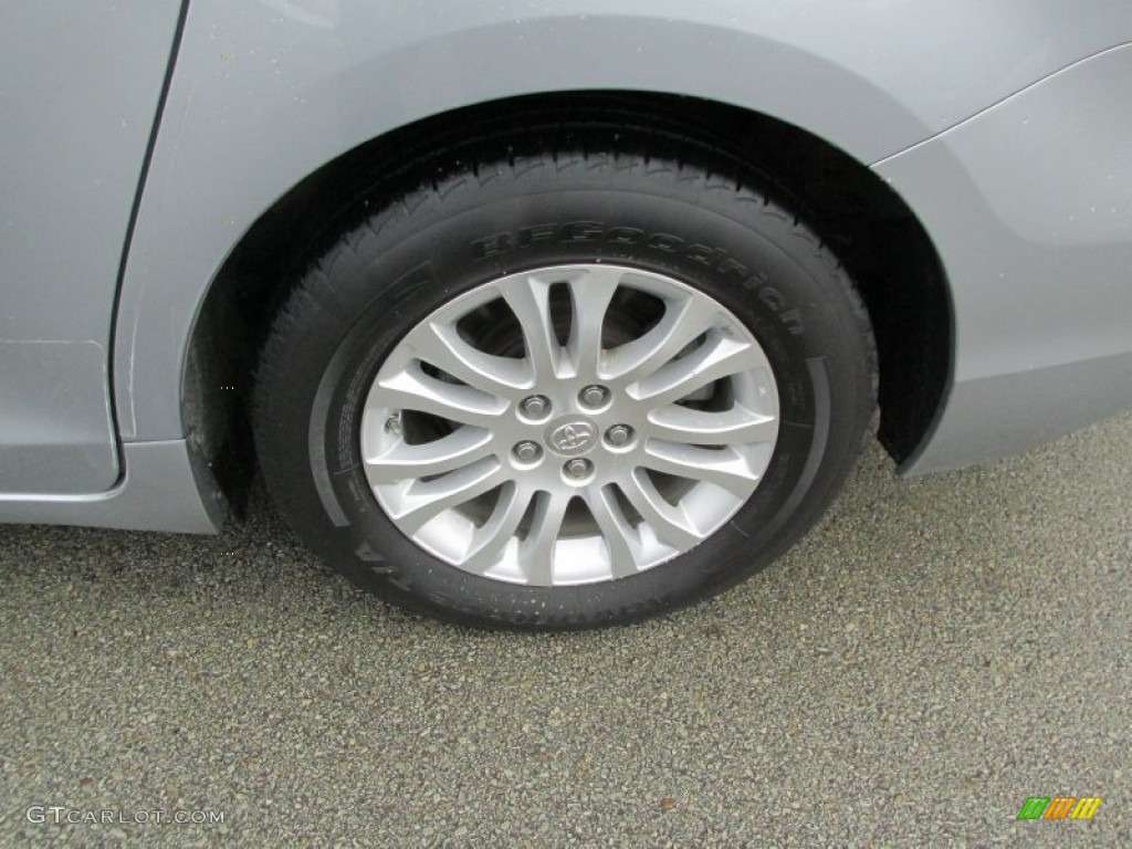2011 Sienna XLE - Silver Sky Metallic / Light Gray photo #3