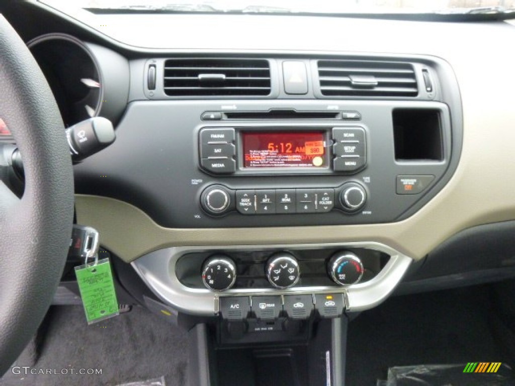 2014 Kia Rio LX Controls Photo #89281515