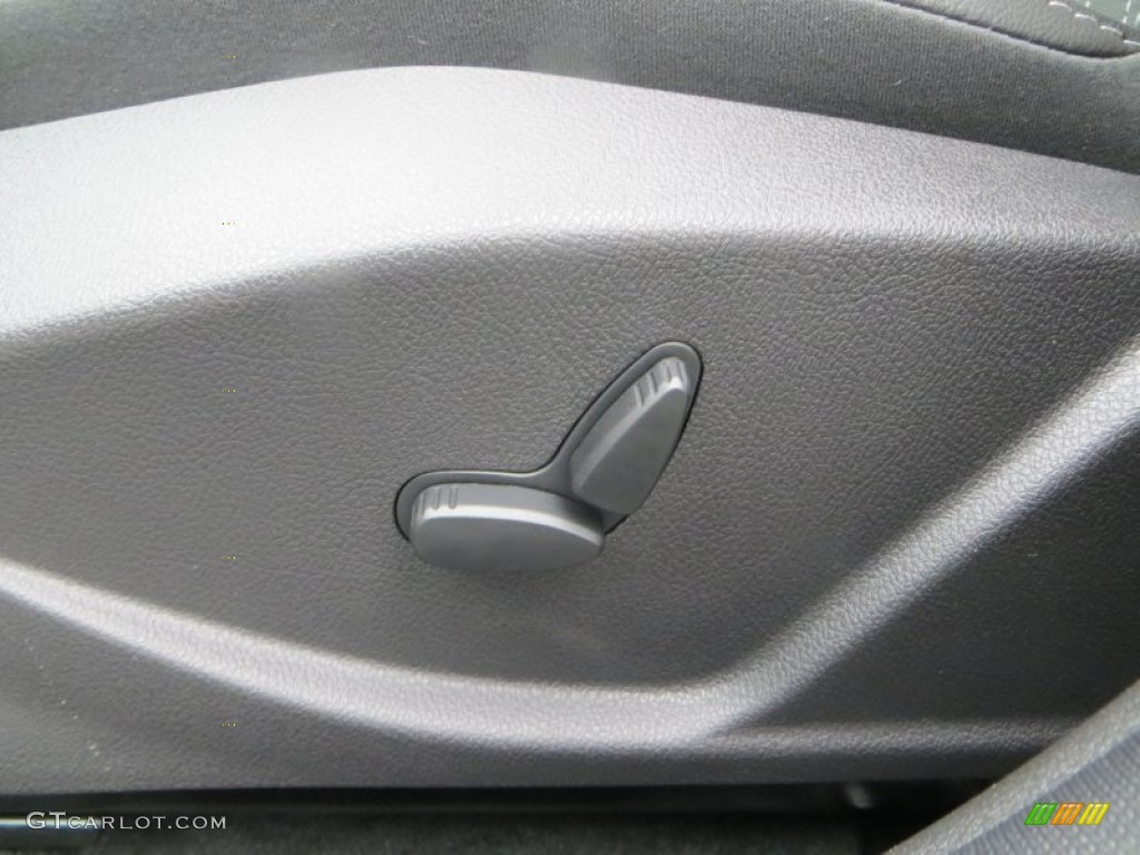 2014 Focus SE Sedan - Sterling Gray / Charcoal Black photo #28