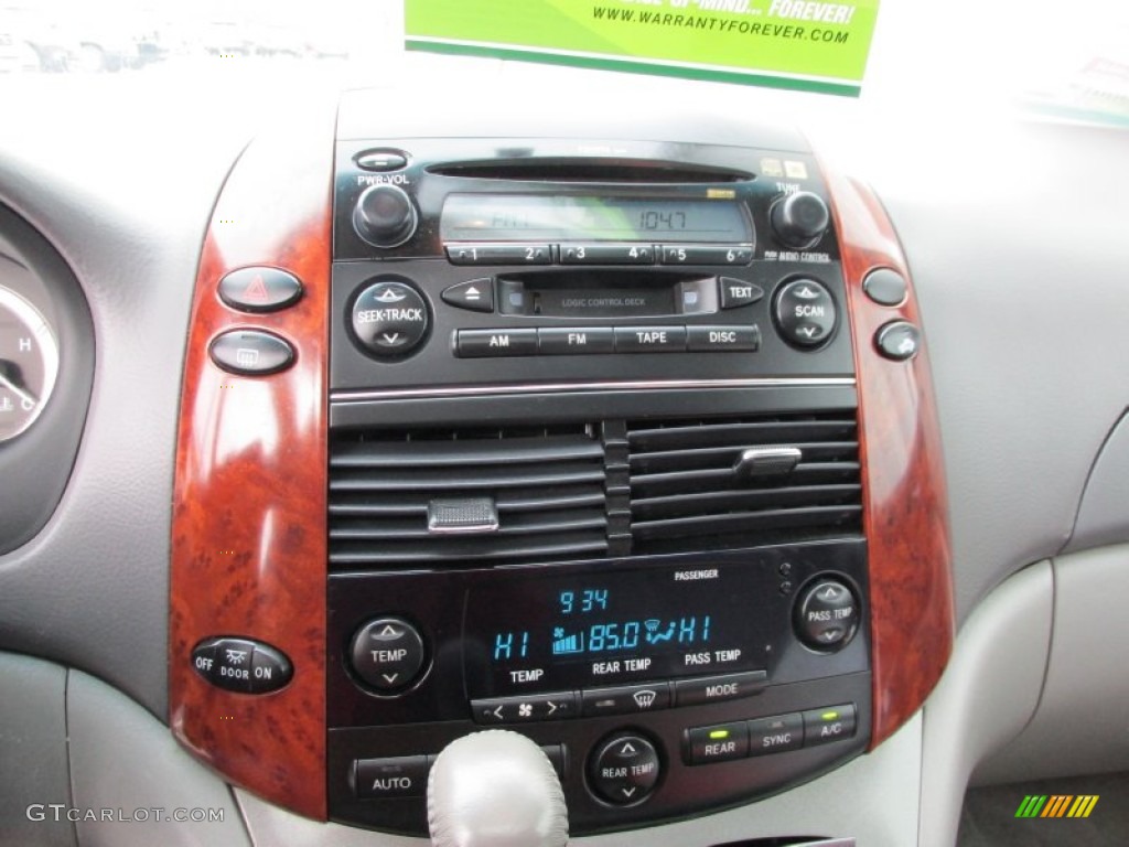 2005 Toyota Sienna XLE Controls Photos