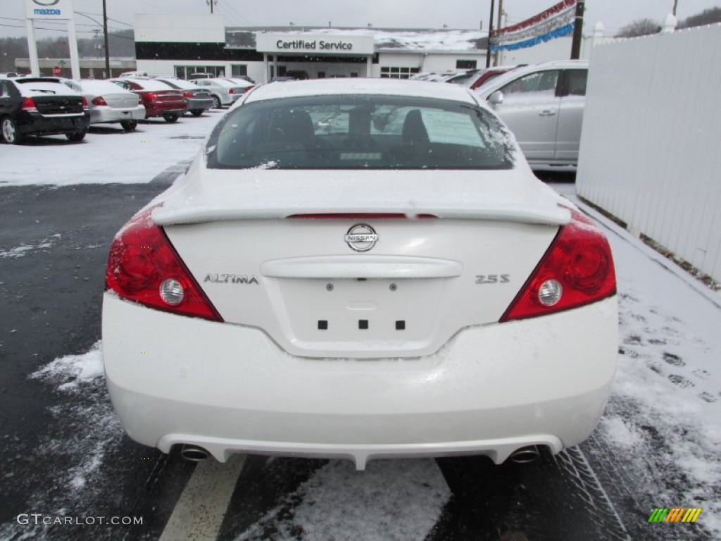 2010 Altima 2.5 S Coupe - Winter Frost White / Charcoal photo #5