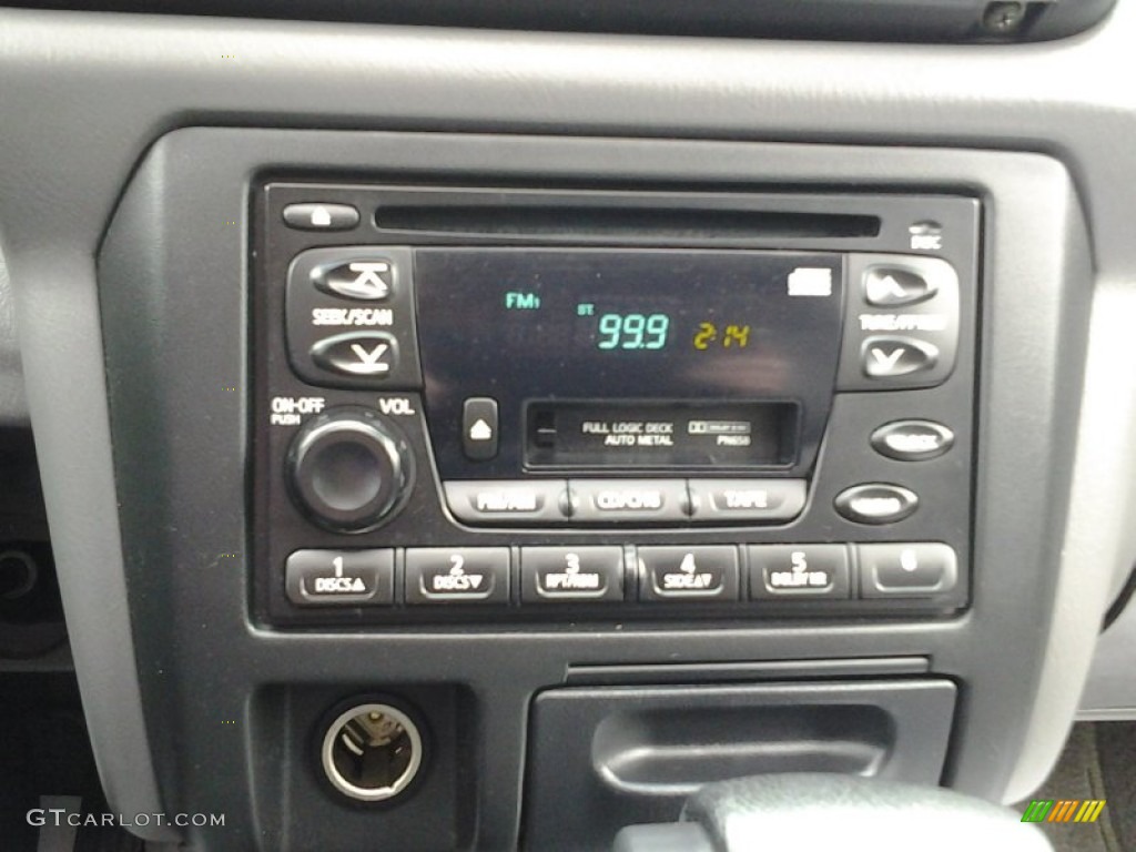 2000 Nissan Xterra XE V6 4x4 Controls Photos