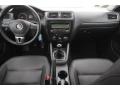 Black - Jetta SE Sedan Photo No. 32