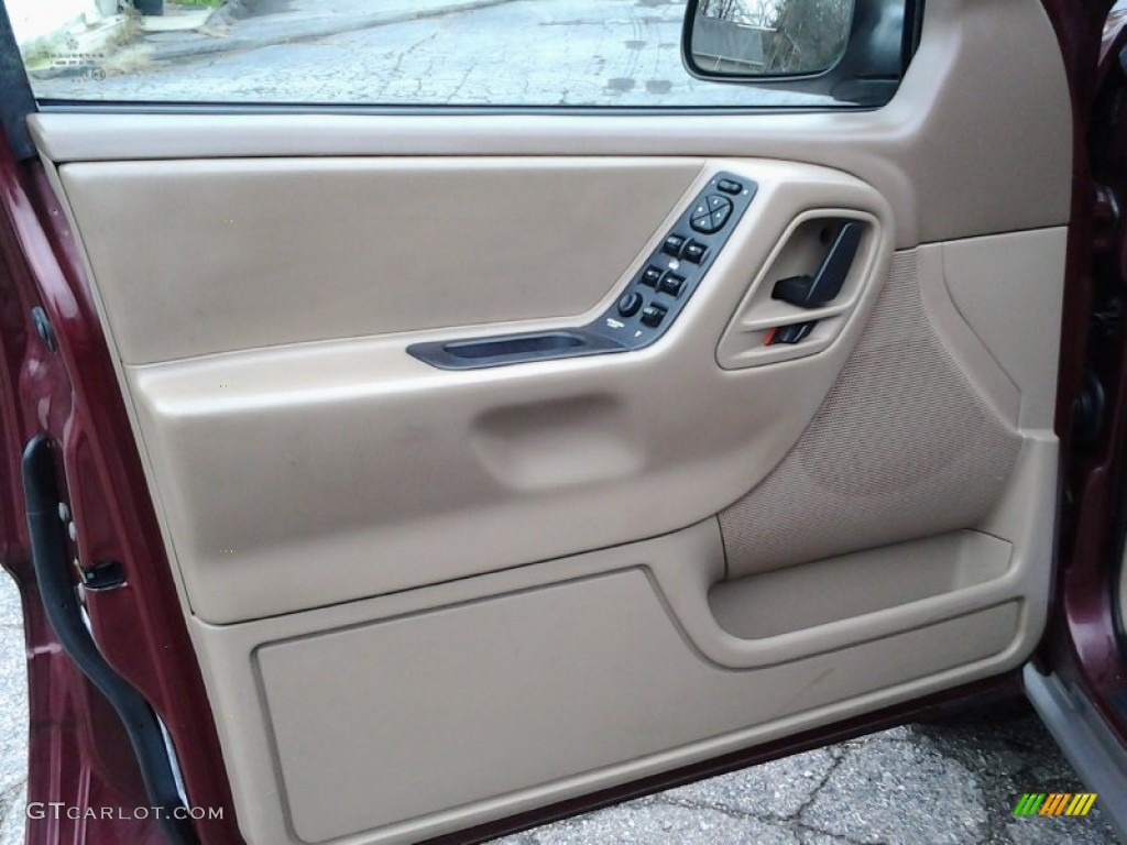 2003 Grand Cherokee Laredo 4x4 - Dark Garnet Red Pearl / Sandstone photo #13