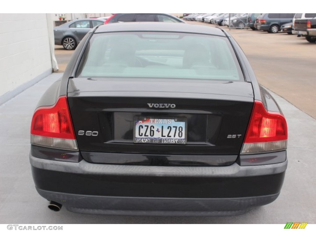 2004 S60 2.5T - Black Sapphire Metallic / Taupe/Light Taupe photo #3