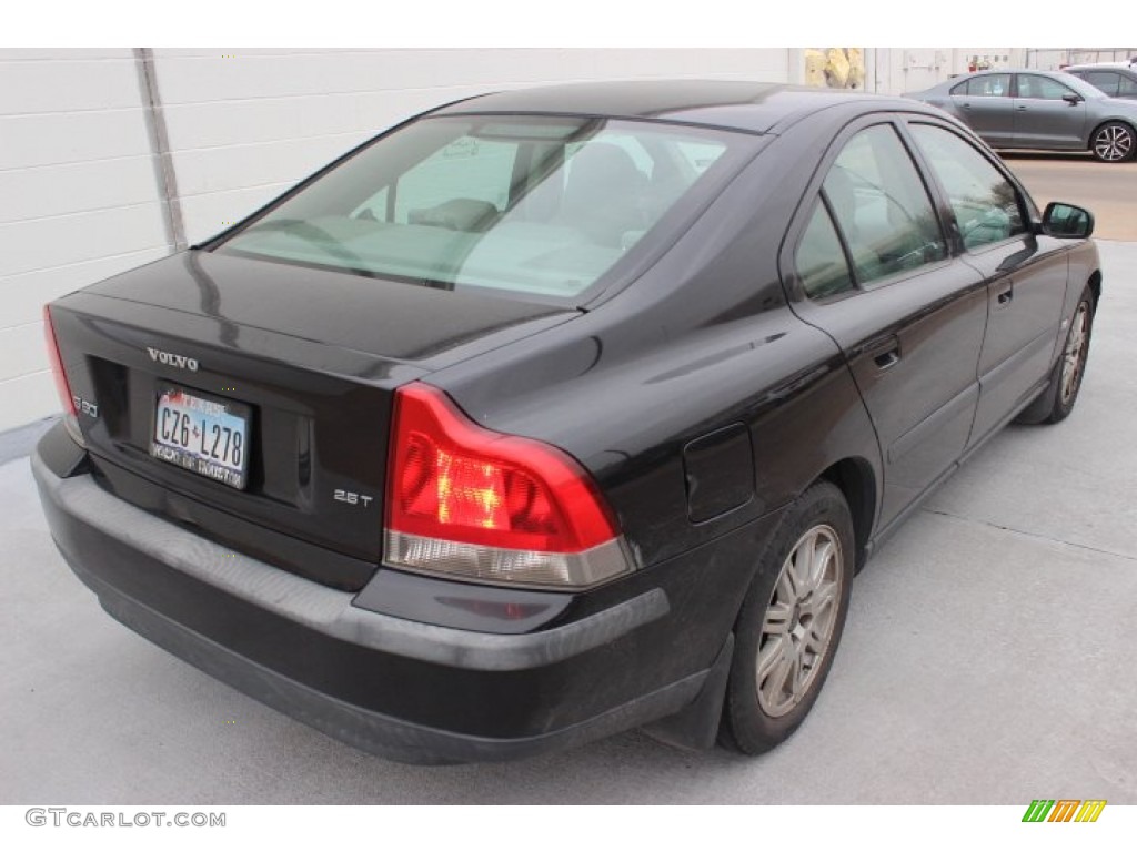 2004 S60 2.5T - Black Sapphire Metallic / Taupe/Light Taupe photo #4