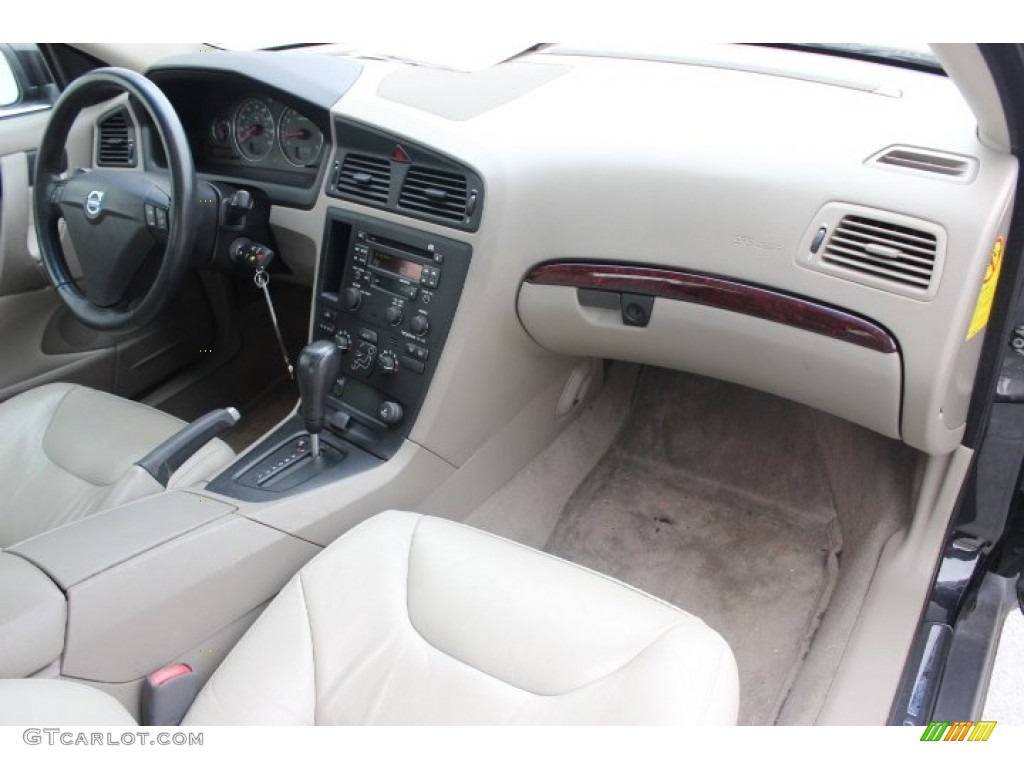 2004 S60 2.5T - Black Sapphire Metallic / Taupe/Light Taupe photo #25