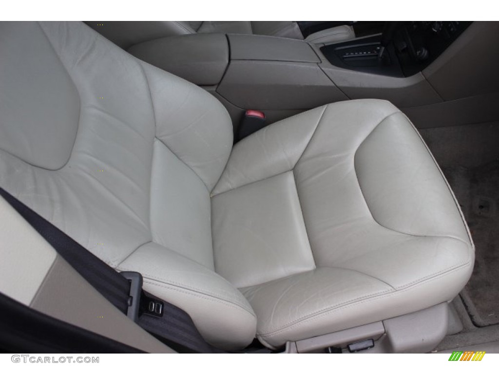 2004 S60 2.5T - Black Sapphire Metallic / Taupe/Light Taupe photo #26