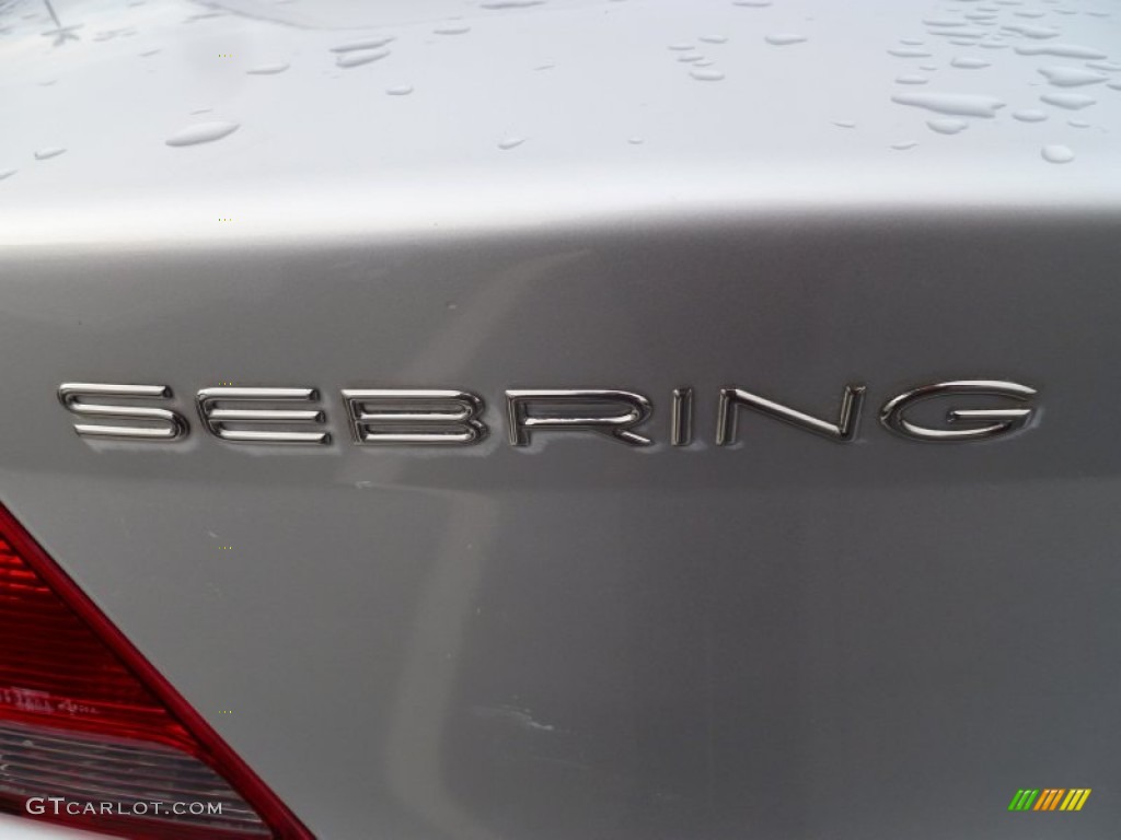 2005 Sebring Sedan - Brilliant Silver Metallic / Dark Taupe/Medium Taupe photo #6