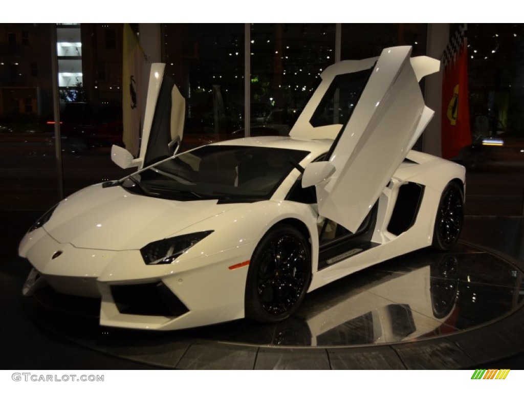 Bianco Isis Lamborghini Aventador