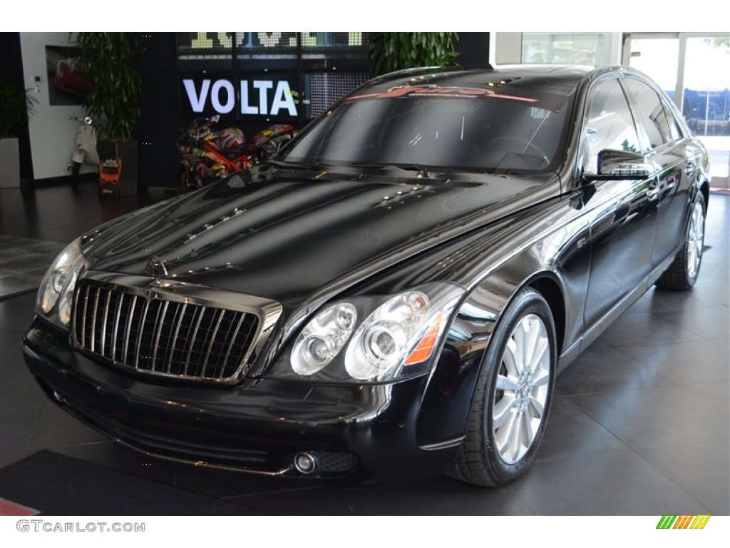 2010 57 S - Baltic Black Metallic / Vesuvius Black photo #1