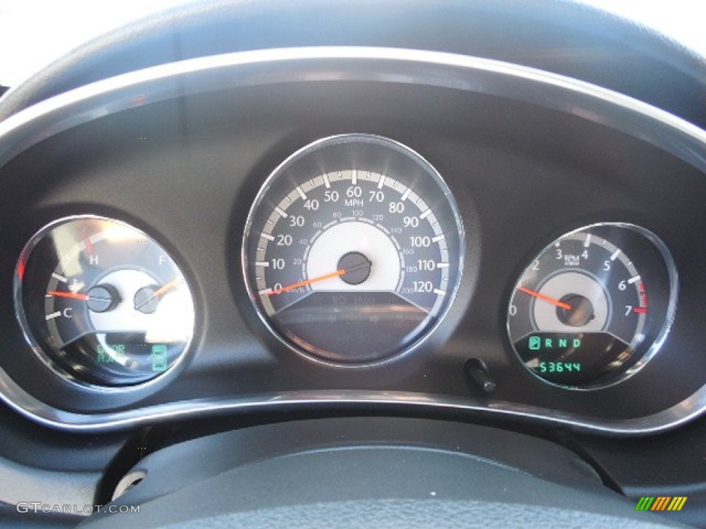 2012 200 Touring Sedan - Blackberry Pearl Coat / Black photo #18