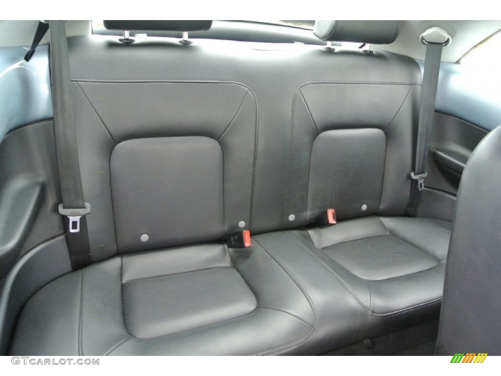 2009 Volkswagen New Beetle 2.5 Coupe Rear Seat Photos