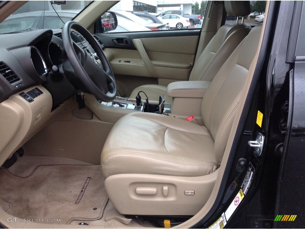 2010 Highlander  - Black / Sand Beige photo #7