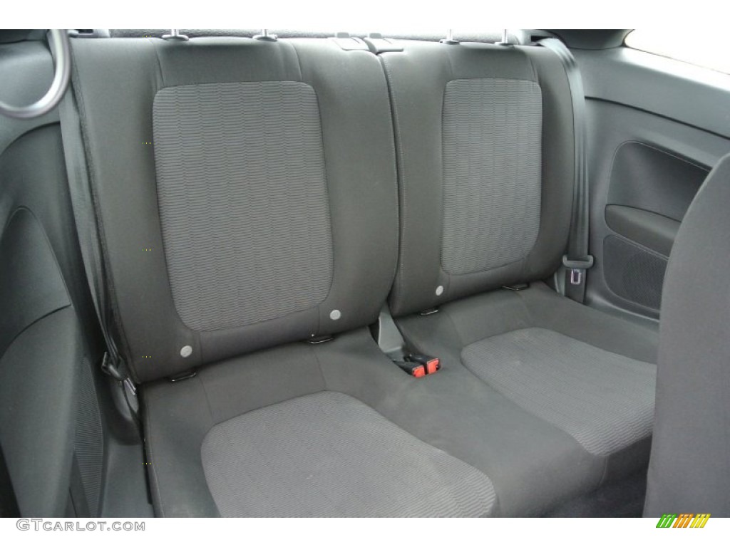 2013 Volkswagen Beetle 2.5L Rear Seat Photo #89296494