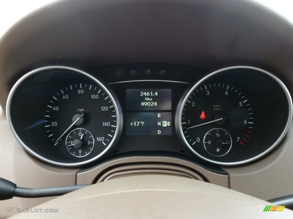 2010 Mercedes-Benz ML 350 4Matic Gauges Photos