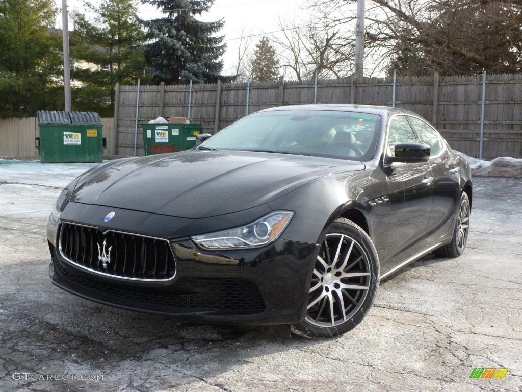 Nero (Black) Maserati Ghibli