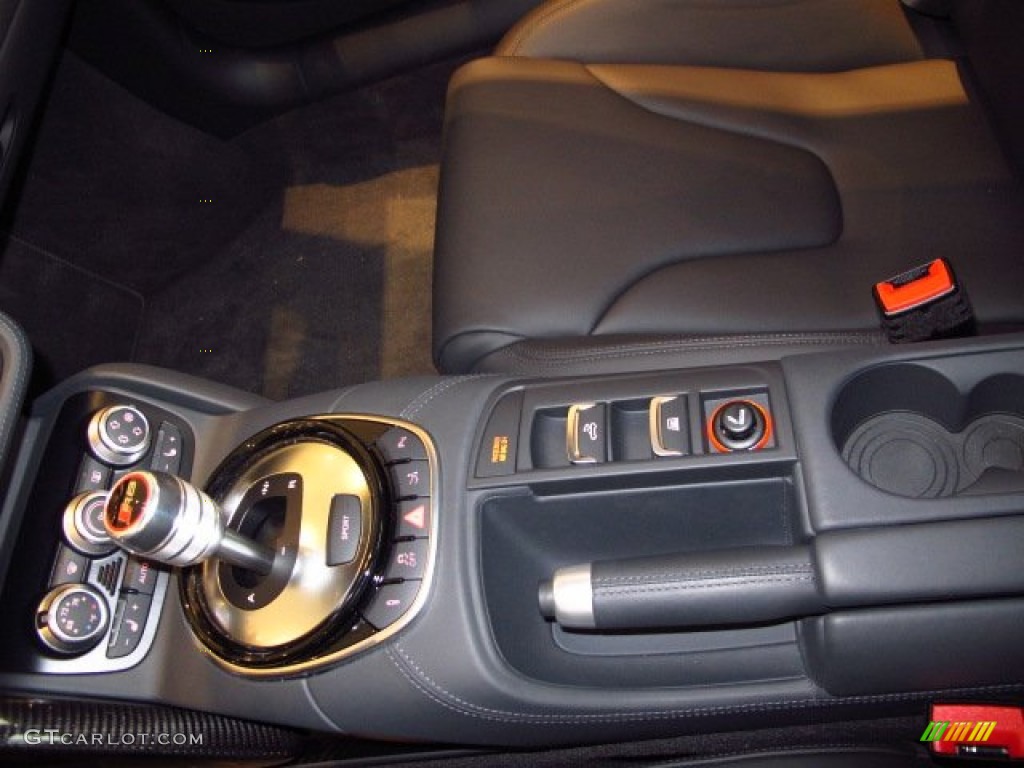 2014 Audi R8 Spyder V10 Controls Photo #89300388