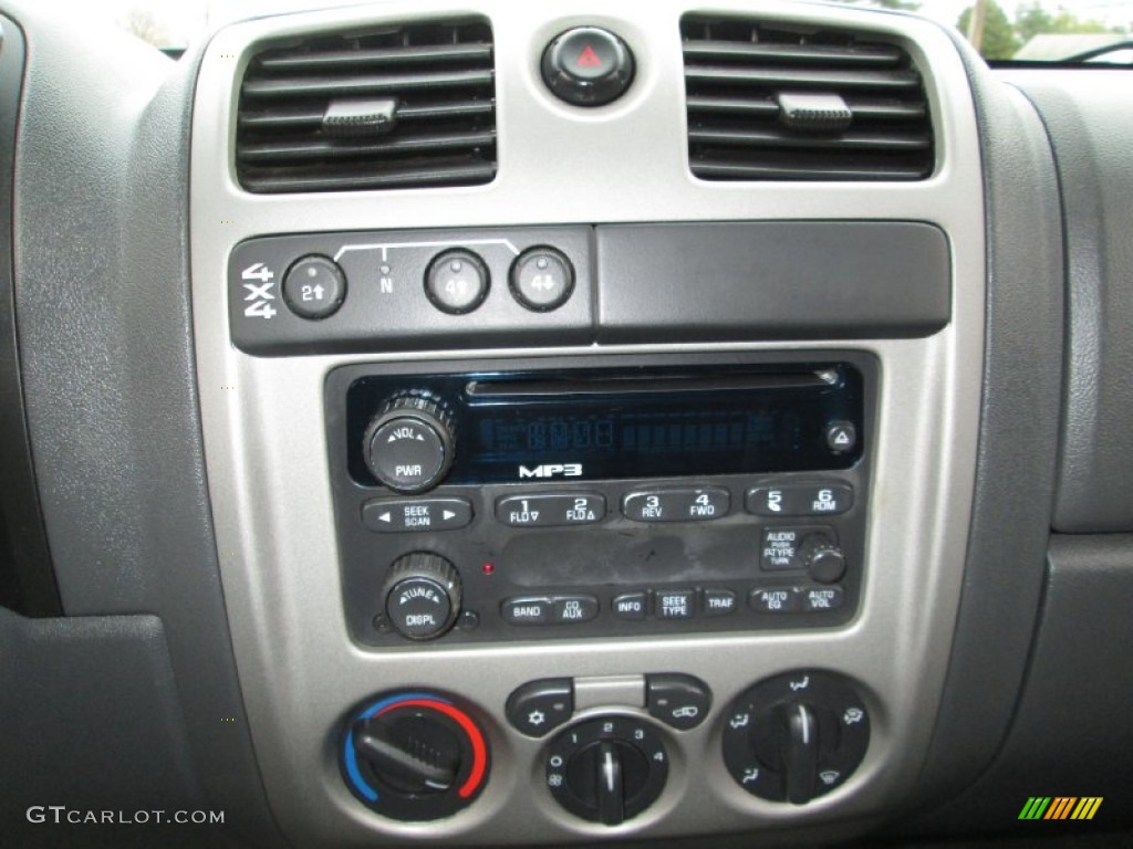 2005 Chevrolet Colorado LS Crew Cab 4x4 Controls Photos