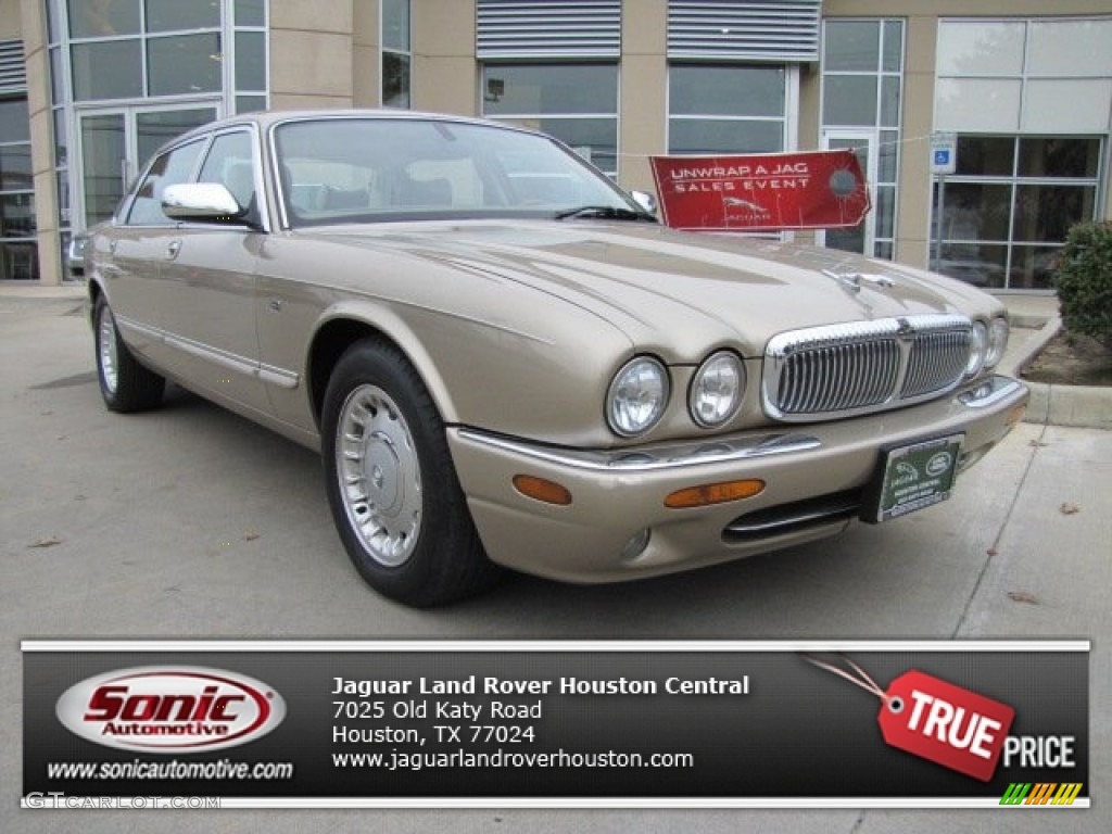 2000 XJ Vanden Plas - Topaz Metallic / Ivory photo #1