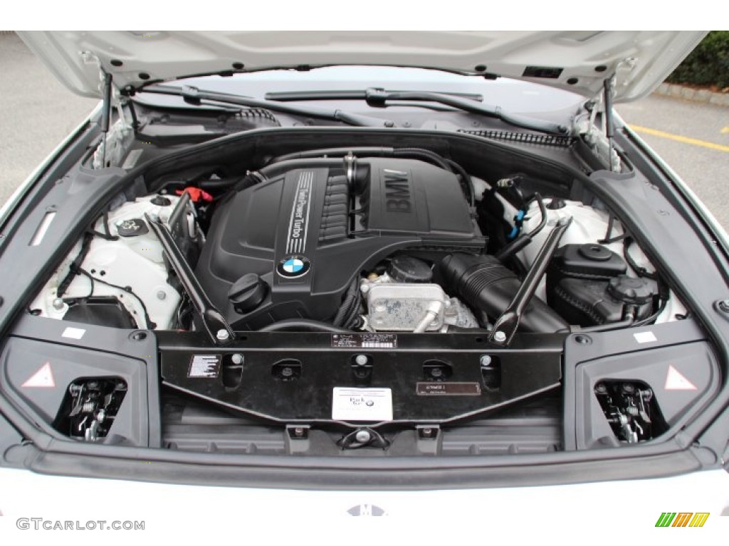 2011 BMW 5 Series 535i xDrive Sedan Engine Photos